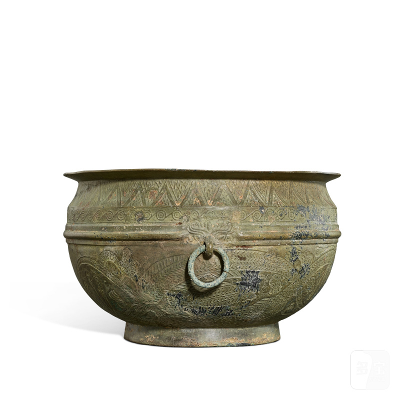 An archaic bronze 'dragon and phoenix' basin, jian, Han dynasty | 漢 青銅龍鳳紋鋪首鑑 - 图4